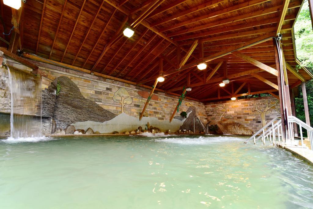 Jenq Yang Hotspring Hotel Renai Exterior photo